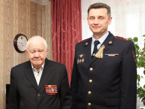 Тверские полицейские поздравили ветерана Великой Отечественной войны Николая Владимирова Новости Твери 