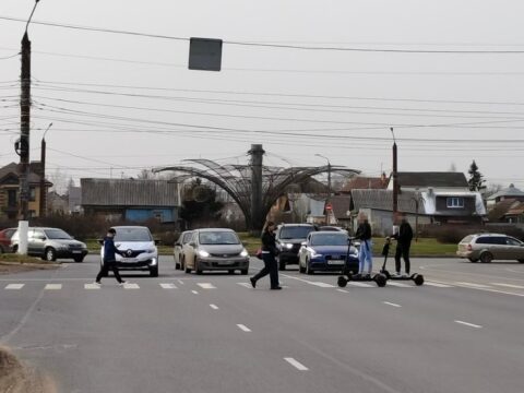 В Твери автоинспекторы ловили нарушителей на электросамокатах Новости Твери 
